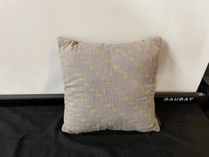 lot 227 image: Single Accent Pillow
