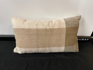 lot 236 image: Single Accent Pillow
