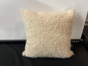 lot 259 image: Single Accent Pillow