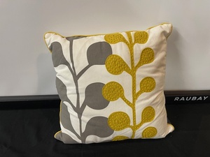 lot 272 image: Single Accent Pillow
