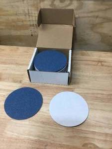 lot 96 image: Box of 50 Norton Blue Mag 6 diameter 40 grain stick and sand discs