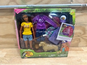 lot 103 image: BASS PRO SHOPS Doll Set