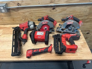 lot 109 image: MILWAUKEE Lot of Non-Working Tools