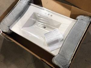 Glacier Bay 31 in. W x 22 in. D Cultured Marble White Rectangular Single Sink Vanity Top in White Customer Returns See Pictures