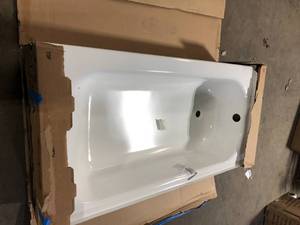 Bootz Industries Aloha 60 in. x 30 in. Soaking Bathtub with Left Drain in White   Customer Returns See Pictures