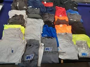 Large lot of Mens Size 2X t-shirts and Hoodies
