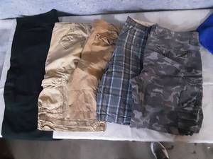 (5) Mens Pants and Shorts Size 40-42