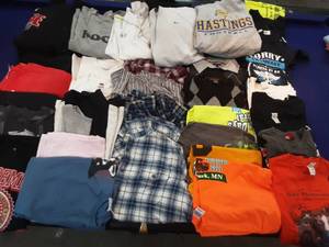 Large lot of Mens 2-3x t-shirts and Hoodies
