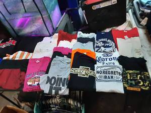 Large lot of Mens Size 3X t-shirts and Hoodies