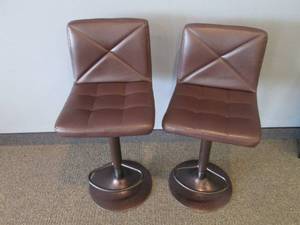 Pair of (2) Pleather Barbarshop style hydraulic 360° Swivel stools