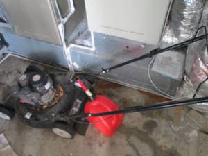 Yard Machine 21 path gas powered push lawnmower with gas can
