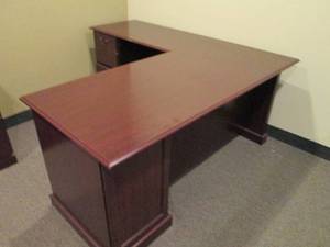 Nice L-Shape wood 5-drawer desk