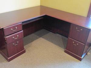 Nice L-Shape wood 5-drawer desk