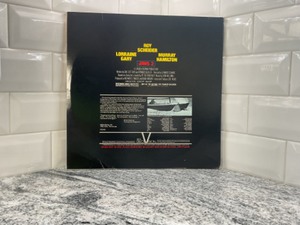 lot 106 image: Jaws 2- Laser Disc