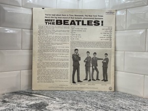 lot 130 image: Meet The Beatles- Vinyl LP Record Album