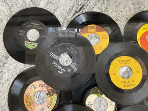 lot 294 image: Lot of Various Artist- 45s - Beatles - Etc