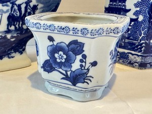 lot 59 image: Variety of Decorative Blue and White Ceramic Items