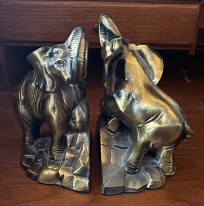 lot 91A image: Pair of Elegant Elephant Bookends
