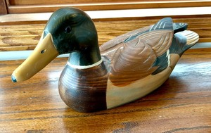 lot 99 image: Darling Wooden Duck Decorative Figurines