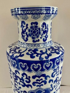 lot 113 image: Import Collection Decorative Blue and White Vase