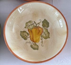 lot 141 image: Six Laurie Gates Sonoma Bowls