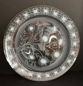 lot 159 image: Golden Accented Vintage Glass Serving Pieces