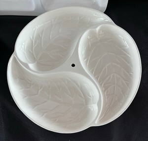 lot 162 image: Wonderful White Serving Pieces