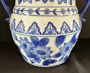 lot 163 image: Import Collection Double Handled Blue and White Ceramic Vase