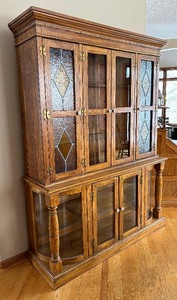 lot 27 image: Vintage Display Hutch