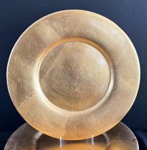 lot 187 image: Eight Gorgeous Golden Chargers by Pier 1