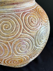 lot 193 image: Beautiful Vase from Thailand