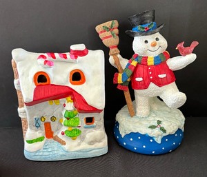 lot 204 image: Deck The HallsVariety of Christmas Figurines