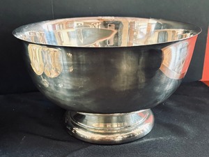 lot 205 image: Variety of Vintage Silver Silver Plated Items
