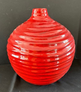 lot 212 image: Trio of Radiant Red Vases