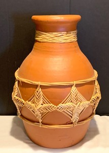 lot 252 image: Pretty Terracotta Vase with Rope Accents