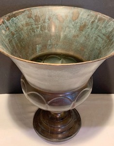 lot 254 image: Large Vintage Look Pedestal Vase