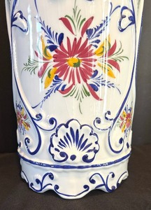 lot 239 image: Beautiful Hand Painted Umbrella Holder from Portugal