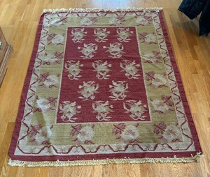 lot 244 image: Beautiful Area Rug