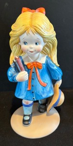 lot 406 image: Trio of Dorothys Day Figurines