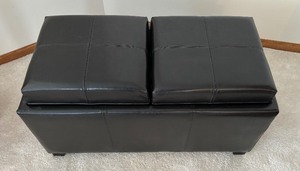 lot 424 image: Faux Leather Flip Tray Top Storage Bench  Table