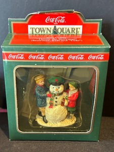 lot 433 image: Coca Cola Town Collection Grocery Store and Accessories