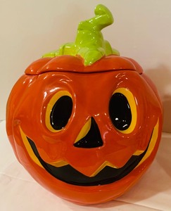 lot 296 image: Ceramic Pumpkins for Holiday and Fall Decor