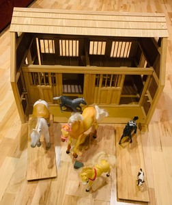 lot 283 image: Breyer Deluxe Two Stable Wooden Loft Barn with Horses