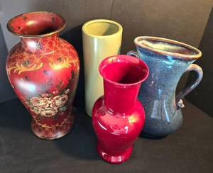lot 356 image: Vase Options for Every Occasion