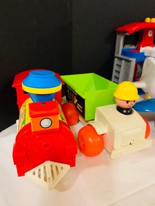 lot 458 image: Collection of Vintage Infant  Toddler Toys