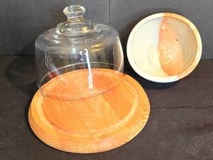 lot 329 image: Cute, Decorative Serving Collection