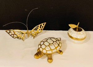 lot 394 image: Pretty Home Including Brass Butterfly, Turtle Figurine Trinket Box and More