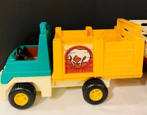 lot 442 image: Variety of Vintage Toy Trucks