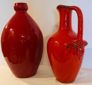 lot 301 image: Vintage Beautiful Scarlett Red Bud Vases