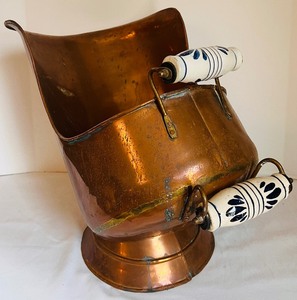 lot 342 image: Variety of Vintage Copper Decorative Items including Vintage Copper Fireplace Bucket